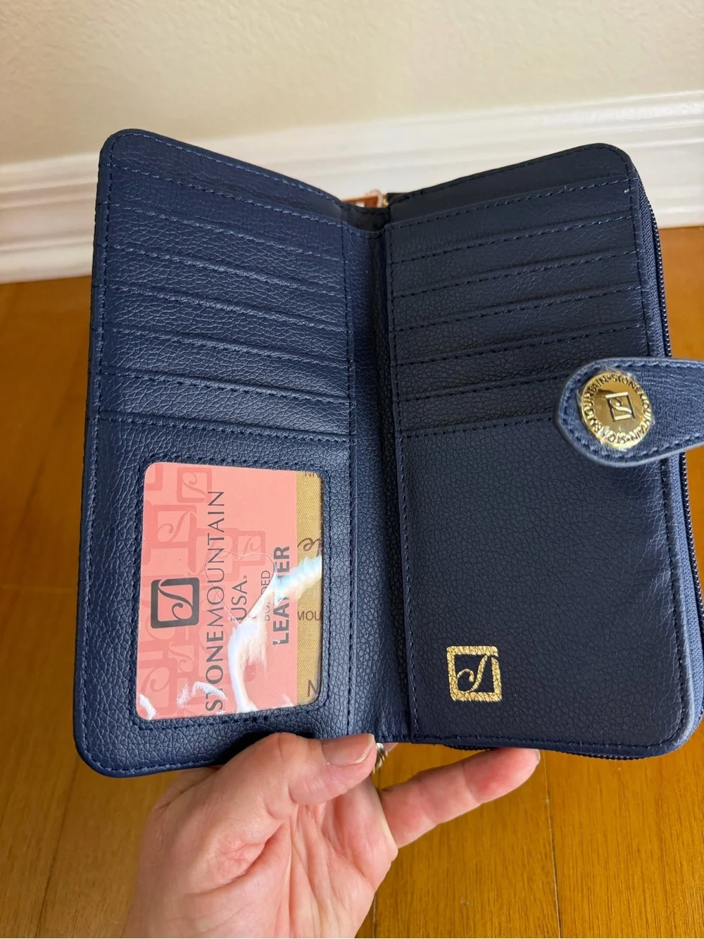 Stone Mountain Navy Blue Bonded Leather Floral Wristlet Wallet NWT